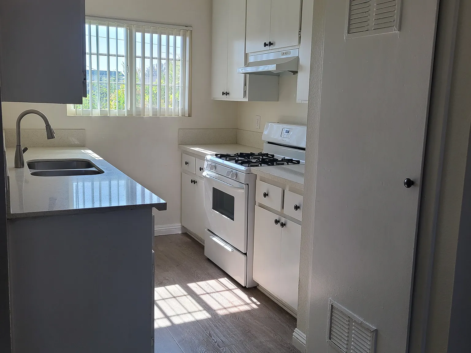 Studio, 340 sqft, $1,500 — Photo 3