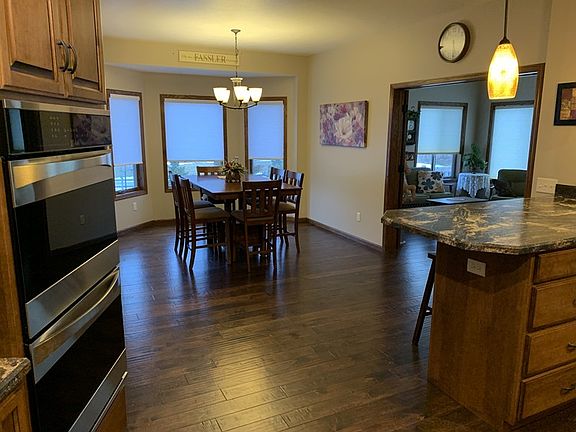 5th image of 2933 Julie St