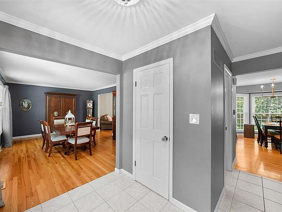 4th image of 235 Clayton Oaks Dr