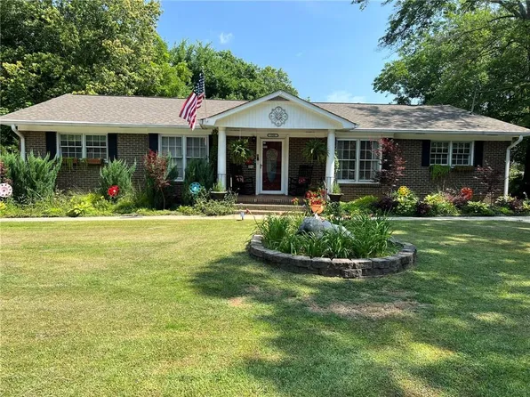 330 W Girard Ave, Cedartown, GA 30125