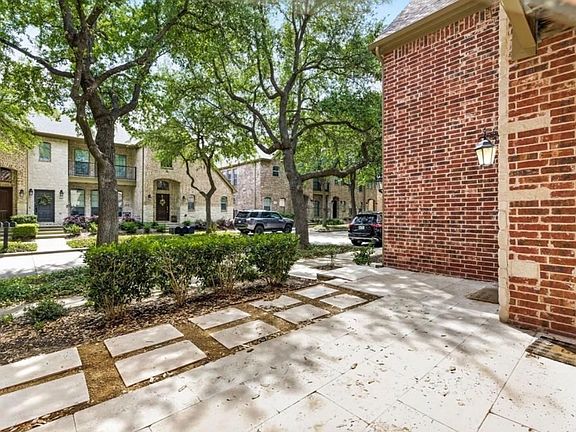 3rd image of 6836 Livorno Ln