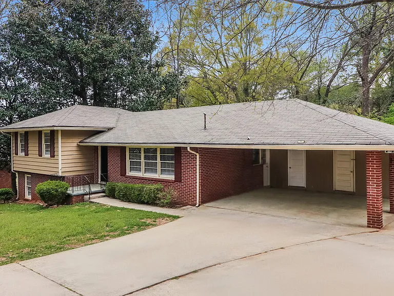 2937 Thompson Cir — Photo 5