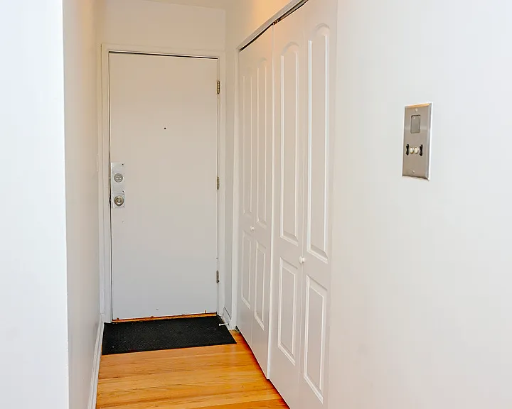 1415 W Lunt Ave #408 — Photo 5