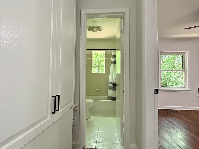 652 Miller St #2 — Photo 10