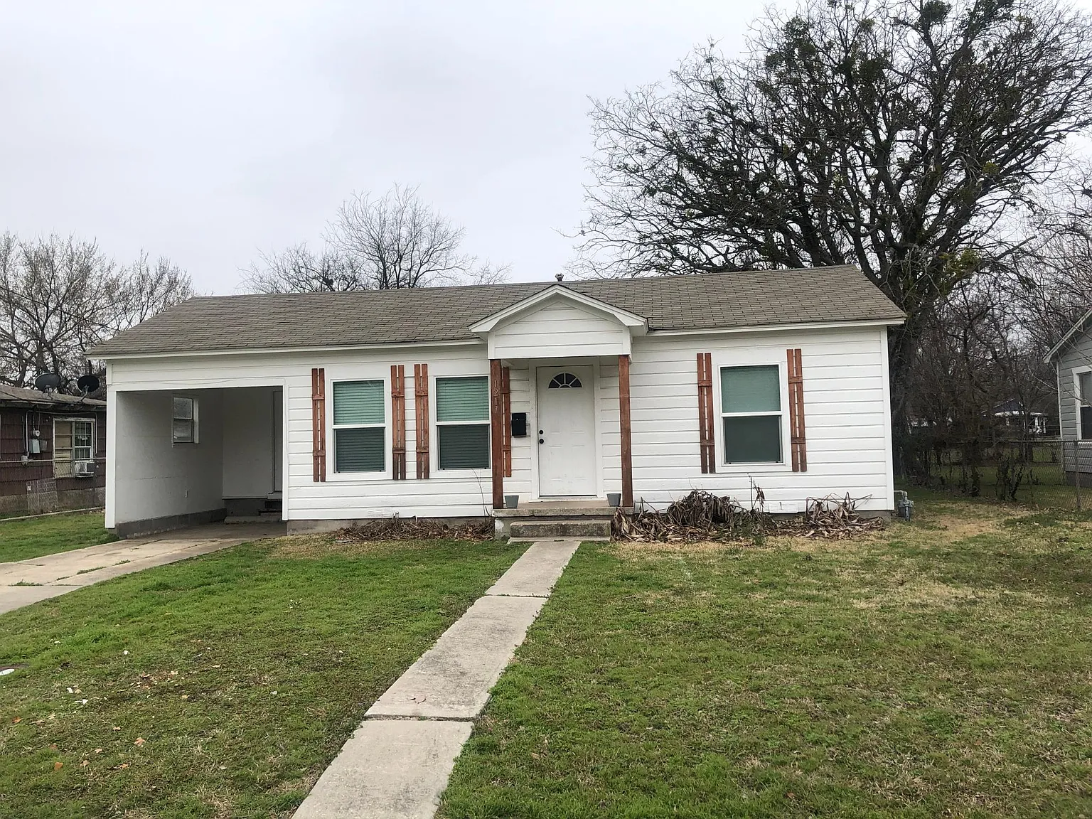 1217 S Howeth Street — Photo 1