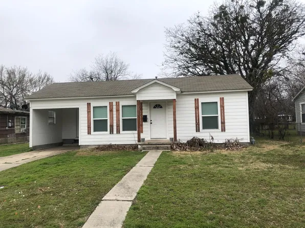 1217 S Howeth St, Gainesville, TX 76240