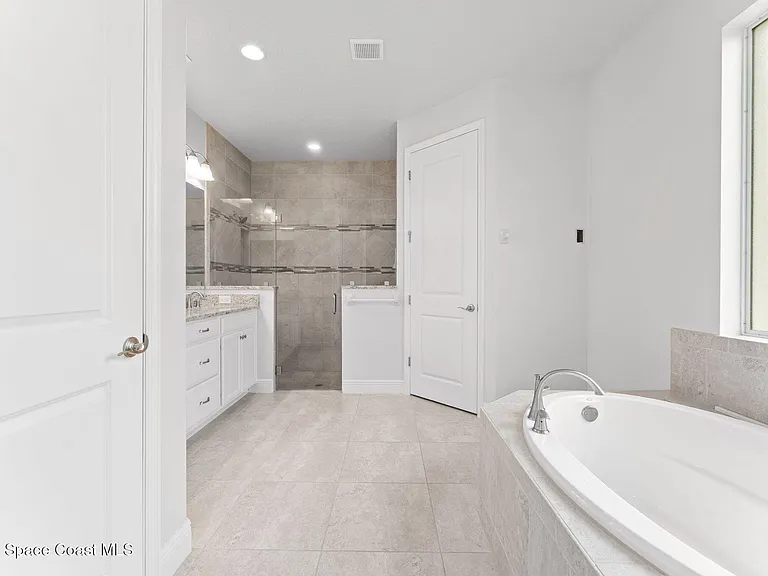 7440 Jazero Pl — Photo 15