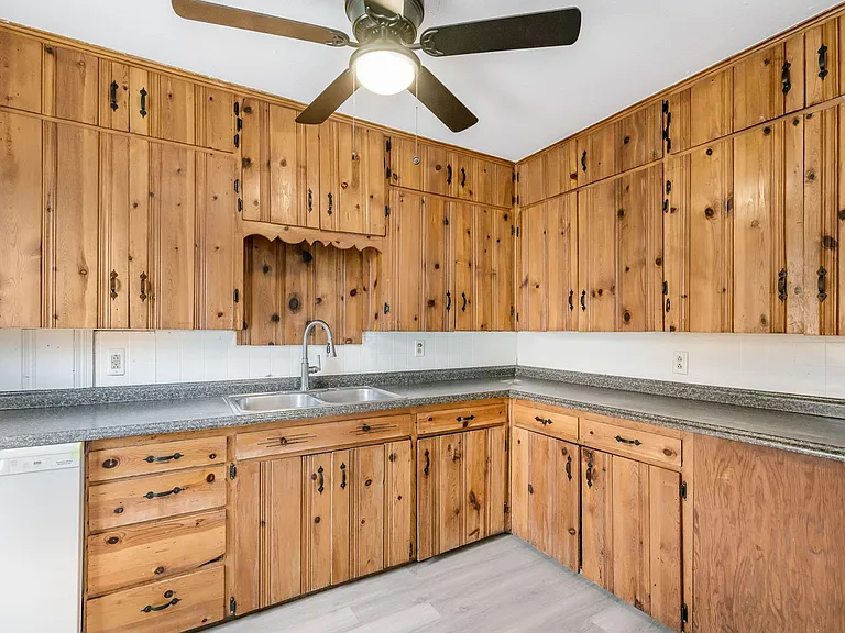 3609 S Travis St — Photo 7