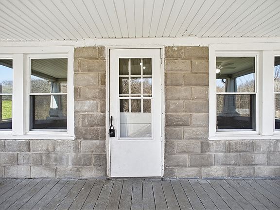 3rd image of 11494 New Garden Rd