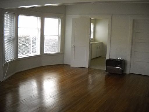 1st image of 401 Spruce St APT 1