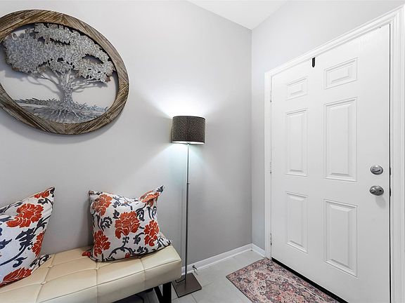 4th image of 2073 Lepper St