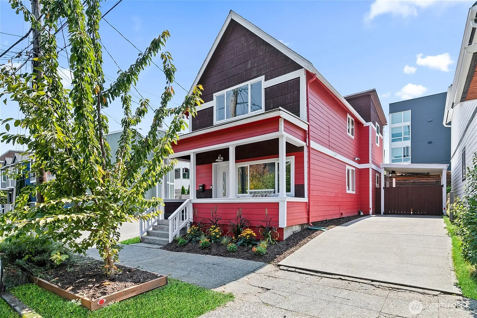 1913 E Spruce Street photo 1