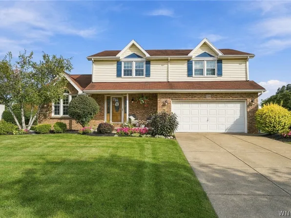 5580 Country Club Ln, Hamburg, NY 14075
