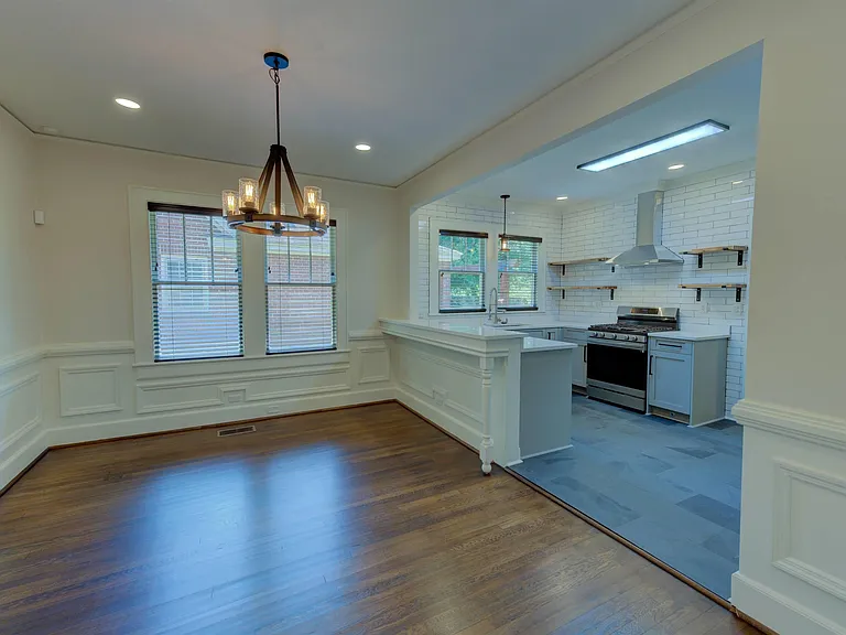 2405 Sumter St — Photo 12