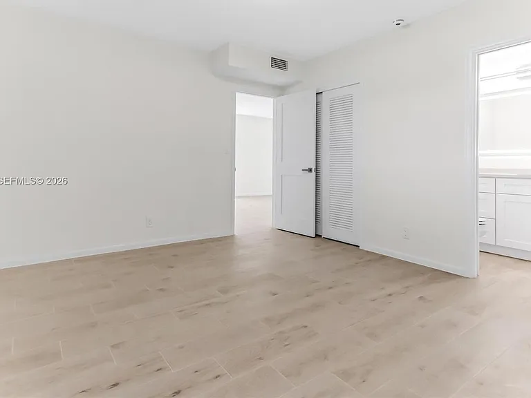 331 SW 8th St #3F — Photo 18