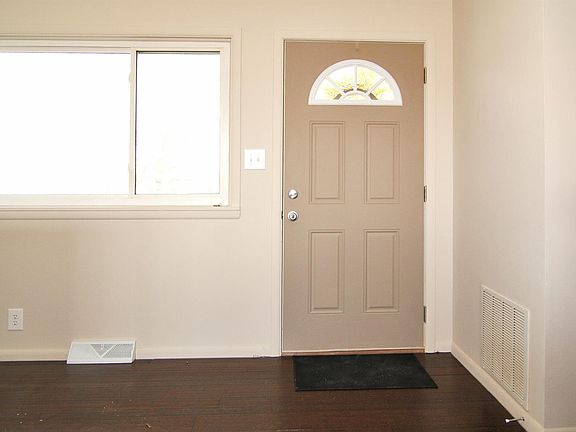 3rd image of 6140 Winnpeny Ln