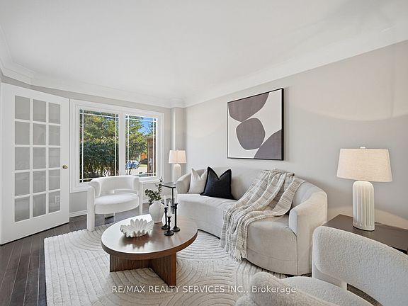 4th image of 8 Gardenia Way