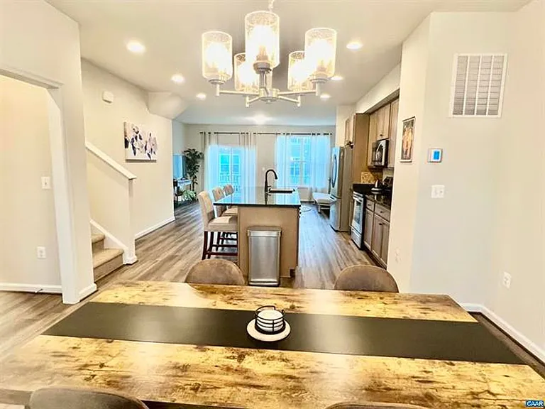 2209 Swallowtail Ln — Photo 13