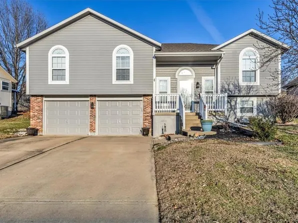 1201 N Jones Rd, Independence, MO 64056