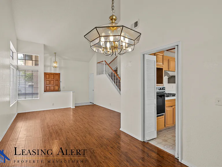 27653 Myrin Ct — Photo 4