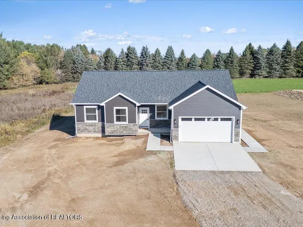 7145 Round Lake Rd, Laingsburg, MI 48848