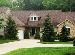 62 Glenview Dr, Aurora, OH 44202