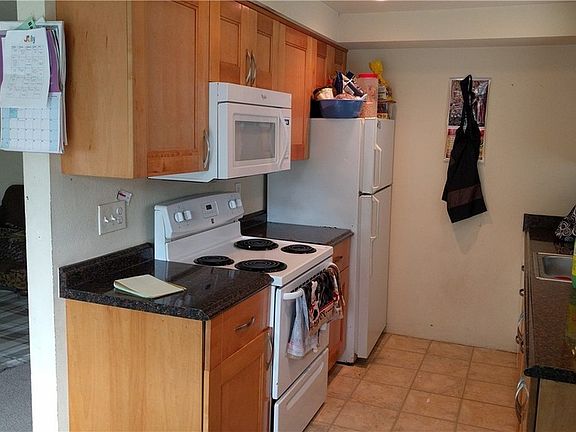 3rd image of 5621 204th St SW