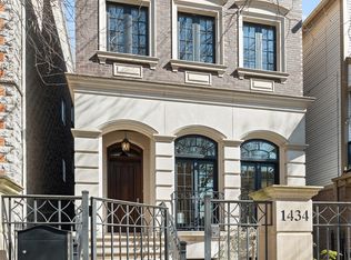 1434 W Wolfram St, Chicago, IL 60657
