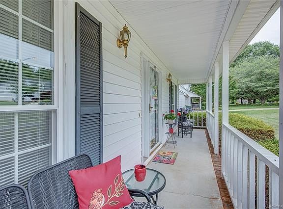 2nd image of 2035 Pine Needle Ct