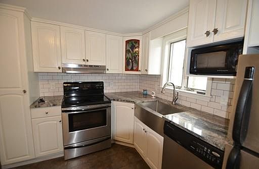 4th image of 704 South St