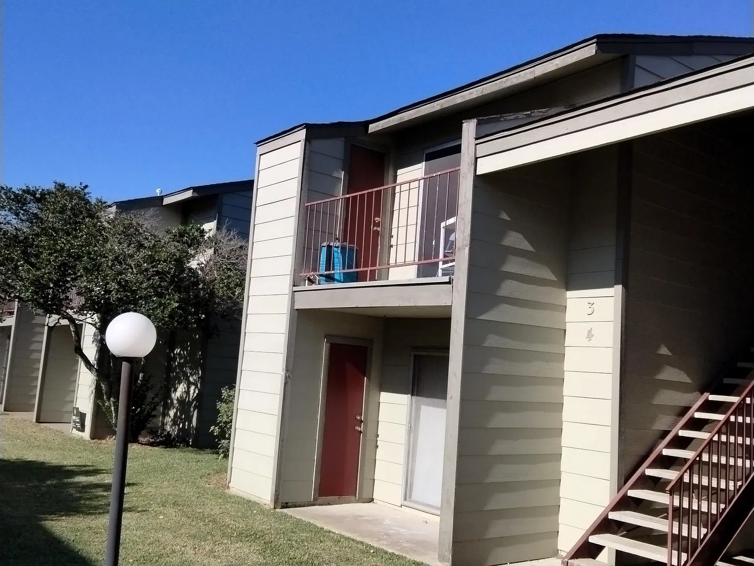 1725 Seydler St — Photo 2