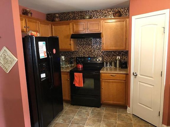 4th image of 319 Stoney Run Dr