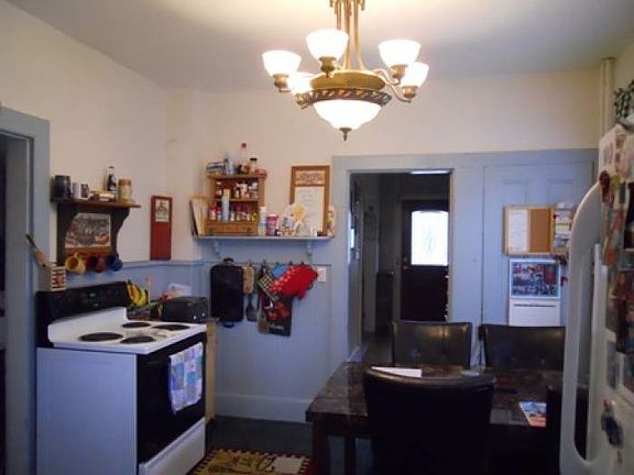 4th image of 172 Lackawanna Ave