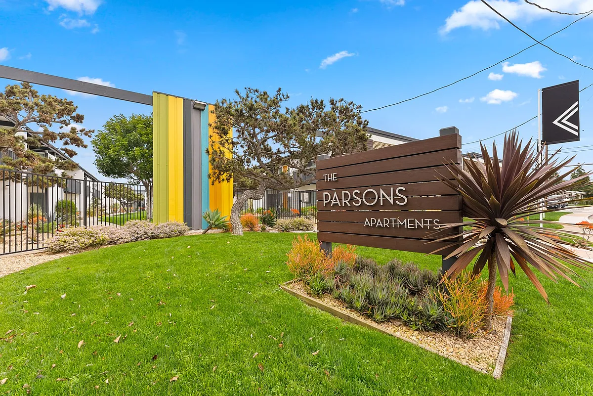 Building Photo - The Parsons