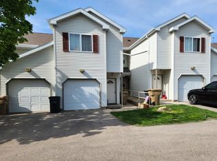969 Rockefeller Ln, Madison, WI 53704