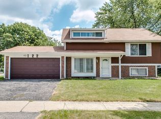 122 Delaware Dr, Bolingbrook, IL 60440