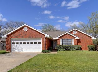 3211 Brookview Dr, Corinth, TX 76210