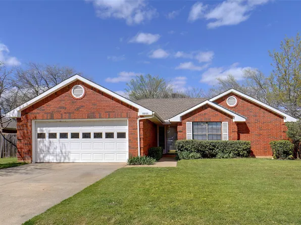 3211 Brookview Dr, Corinth, TX 76210