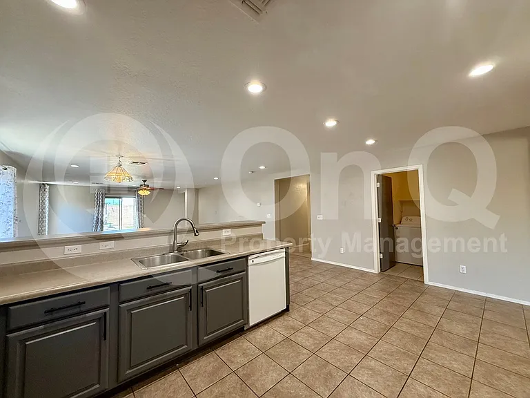 7144 S Skylark Ln — Photo 6