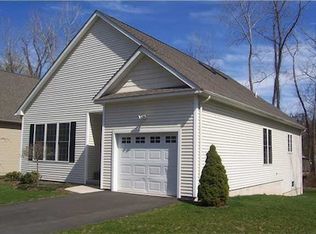 37 Pinehurst Dr, Meriden, CT 06450