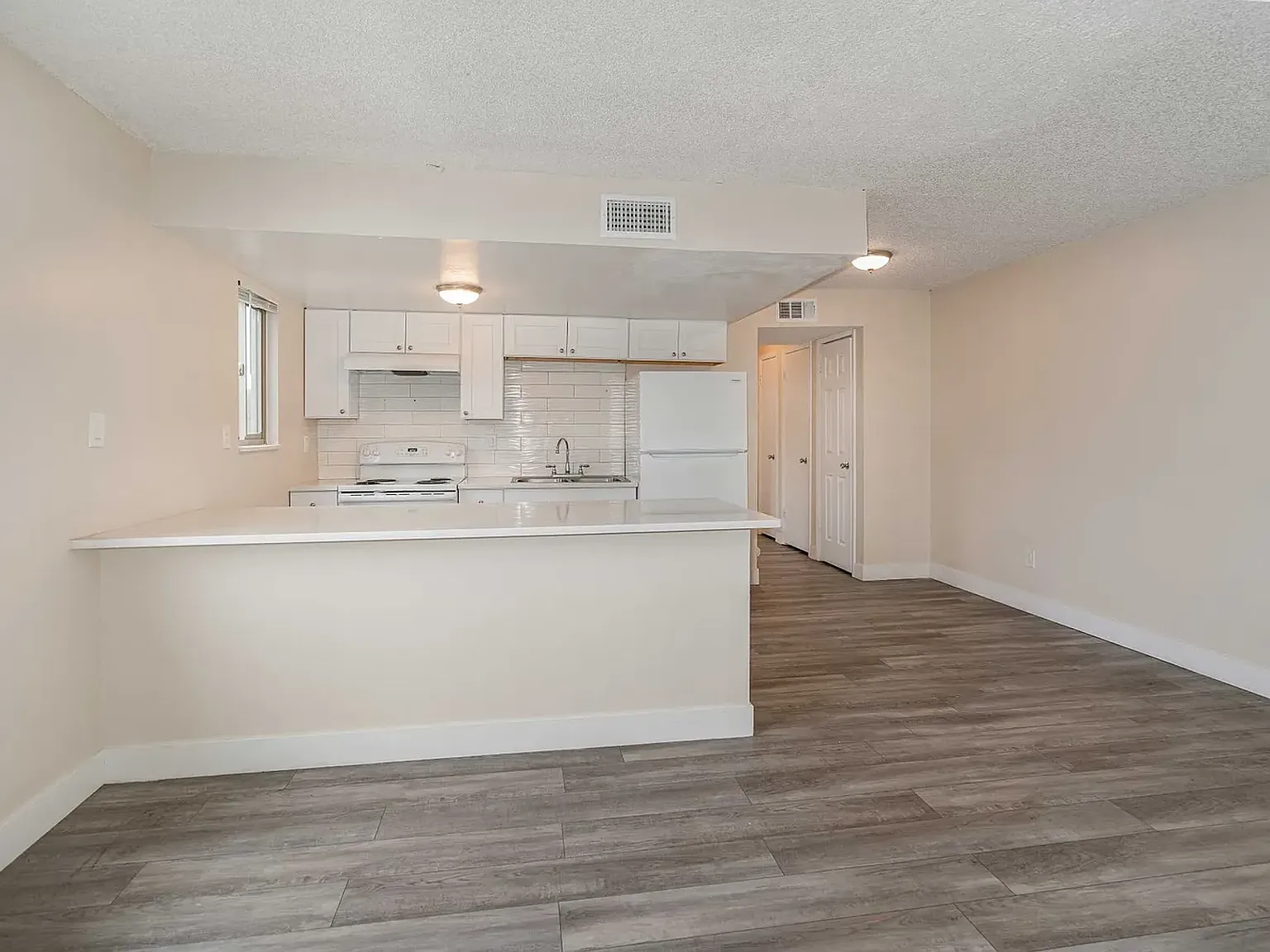 1330 Riverpoint — Photo 2