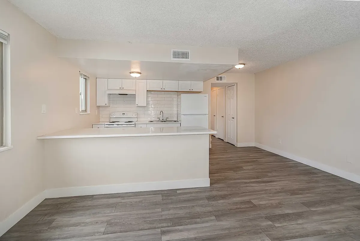 Building Photo - 1330 Riverpoint