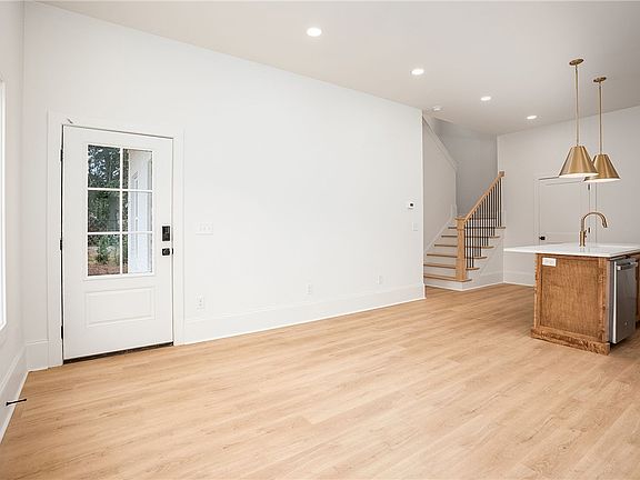 5th image of 641 Mary Brooks Dr #101