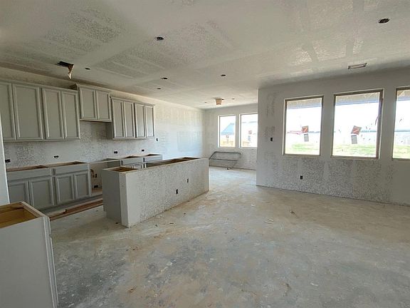 5th image of 9819 Willow Crown Ln