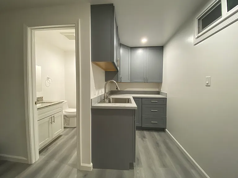 462 Arch St — Photo 1