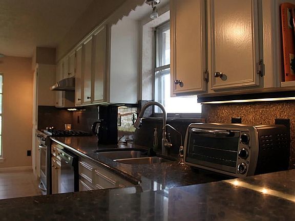 4th image of 2727 Westchester Cir
