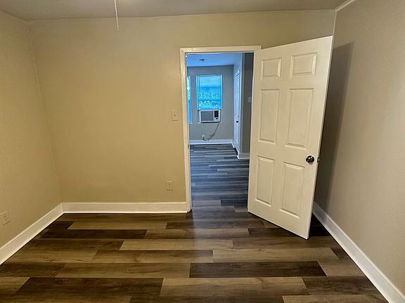 5th image of 109 N Cruze St #1R
