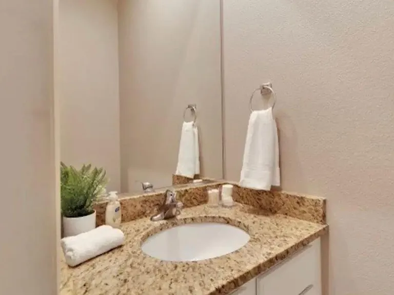 10748 Ocotillo Rd — Photo 32