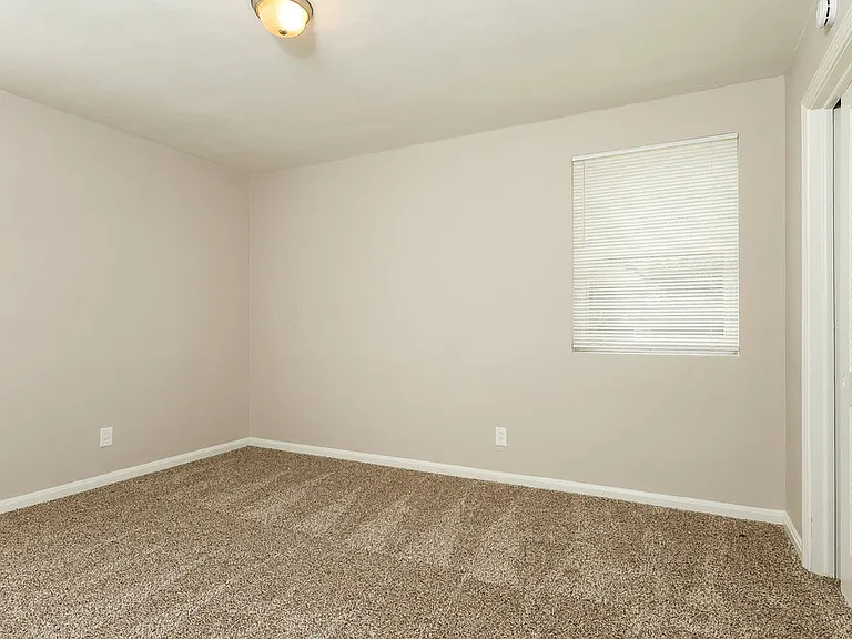 5220 Seaspray Ave — Photo 10