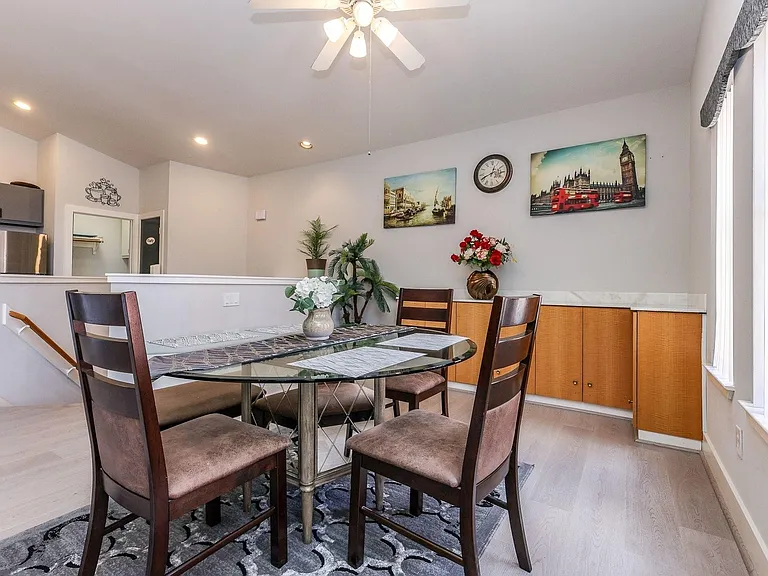 9715 Riddlewood Ln — Photo 22